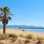 Grand T3 Avec Terrasse Et Jardin Lägenhet Fréjus