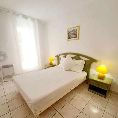 Grand T3 Avec Terrasse Et Jardin アパート Fréjus