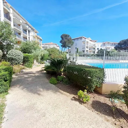 アパート Grand T3 Avec Terrasse Et Jardin Fréjus