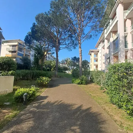 Apartment Grand T3 Avec Terrasse Et Jardin